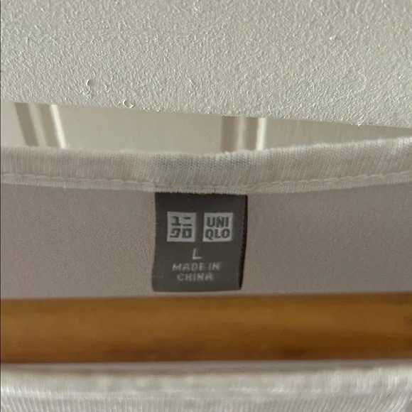 Uniqlo White Tank Top with Pocket - Picture 3 of 4